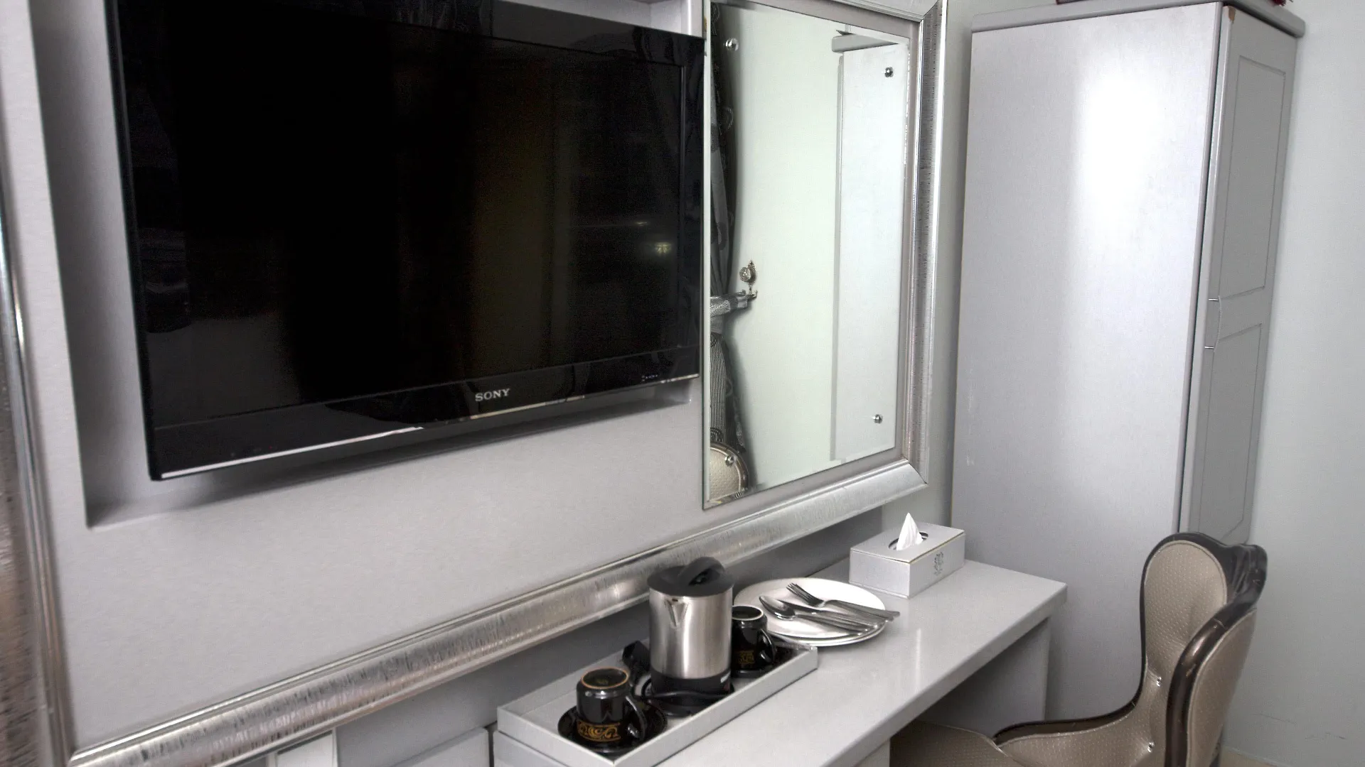 White Fort Hotel Dubai 0*,