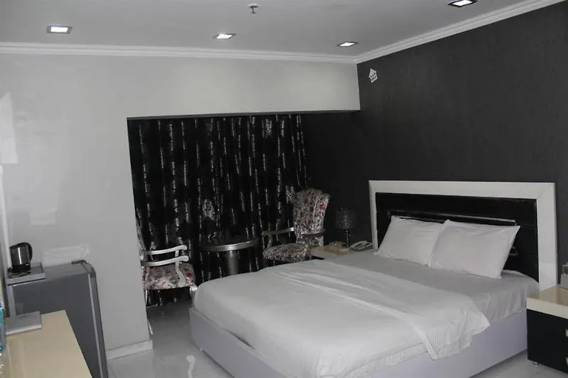 White Fort Hotel Dubai